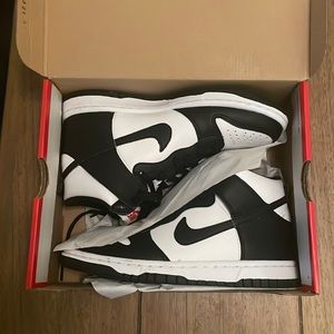 Nike Dunk High black and white